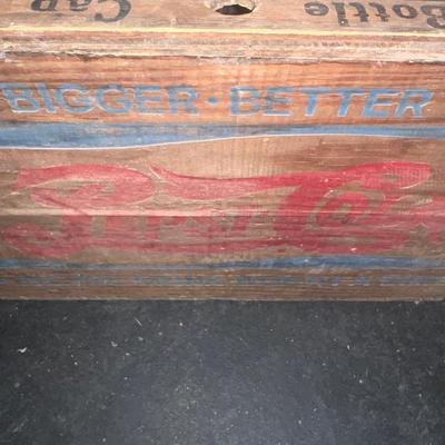 Pepsi-Cola Bottle Cap Checkers Crate w/ Collectible Coke Bottles