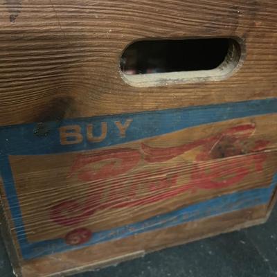 Pepsi-Cola Bottle Cap Checkers Crate w/ Collectible Coke Bottles
