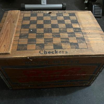 Pepsi-Cola Bottle Cap Checkers Crate w/ Collectible Coke Bottles