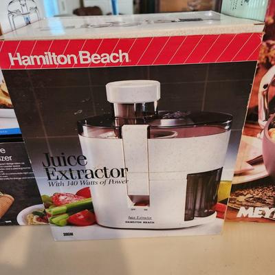 Lot of 5 Kitchen Tools Pans new in Box Juice Extractor Roasting Pan Food Mill