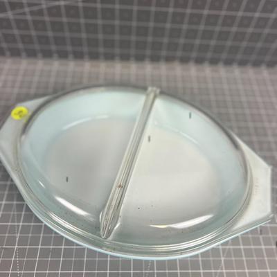 1-1/2 Turquoise Divided Dish with LID - PYREX 