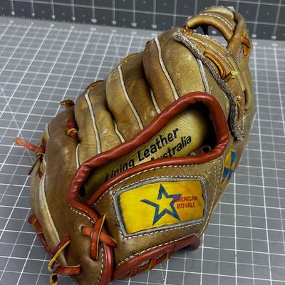 American Royale Baseball Mitt