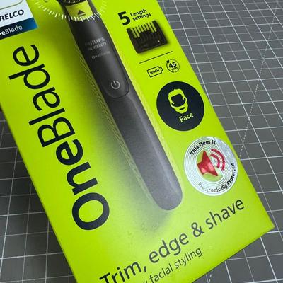 NORELCO One Blade. NEW in the BOX