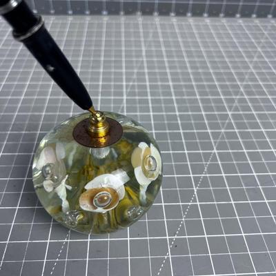 St Clair Paper Weight with Fountain Pen 