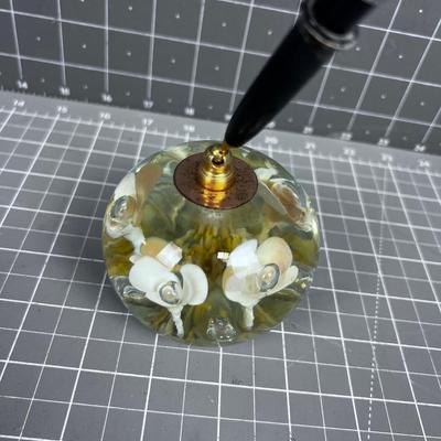 St Clair Paper Weight with Fountain Pen 