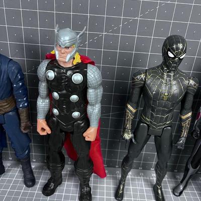 MARVEL Action Figures (6) 