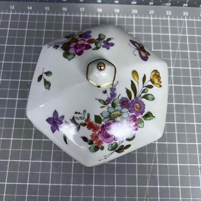 LEFTON  Butterfly Powder Covered Dish