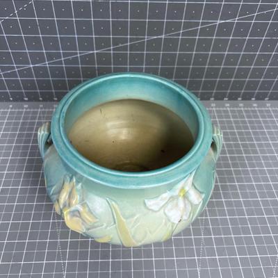 Roseville VASE, Blue 