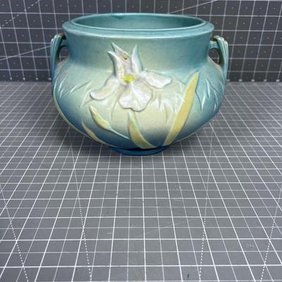 Roseville VASE, Blue 