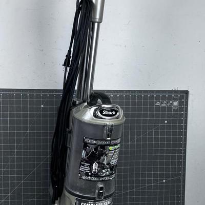 SHARK Vacuum 