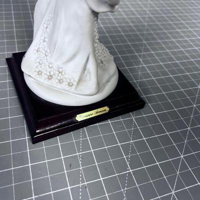 Beautiful GIUSEPPE ARMANI Statue Lady with Umbrella 