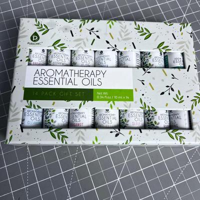 14 Pack Gift Set Aroma Pack or Essential Oils. 
