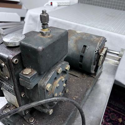 Welch Vacuum Pump 
