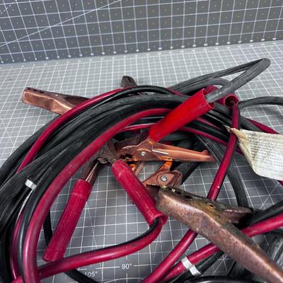 2 Sets of Jumper Cables 