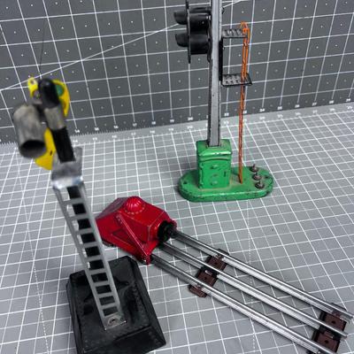 (3) VINTAGE Lionel Train Signal