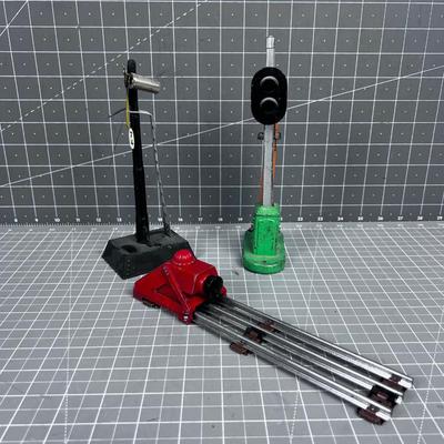 (3) VINTAGE Lionel Train Signal