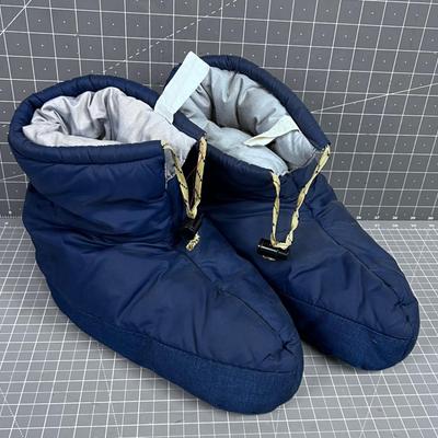 Eddie Bauer DOWN FILLED SLIPPERS Nice! 