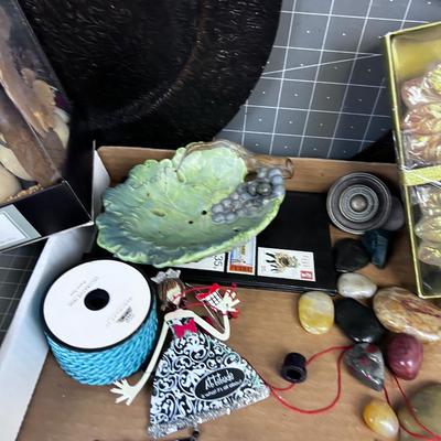 Pile O Décor': Scented things, Wall Hangings, Etc.