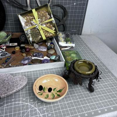 Pile O Décor': Scented things, Wall Hangings, Etc.