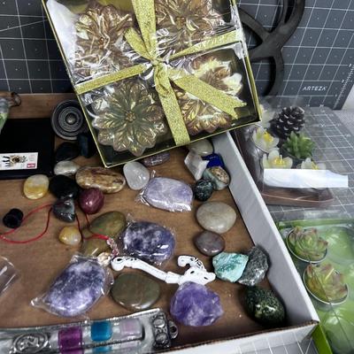 Pile O Décor': Scented things, Wall Hangings, Etc.