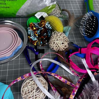 Kitty Toys and Litter Pellets 