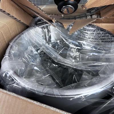 Turkey Fryer Electric 22 Quart NEW in the BOX