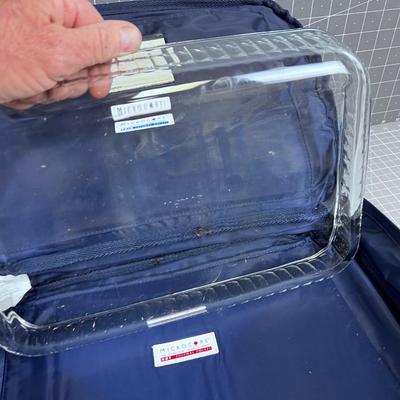 PYREX Portables 1 Baking Glass Pan with Tote 