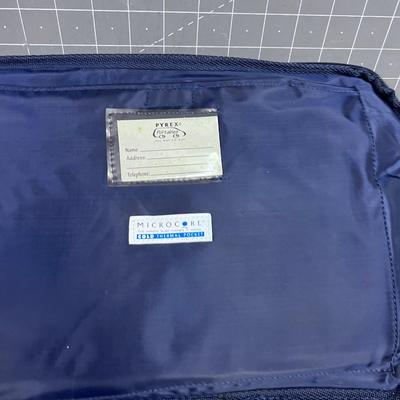 PYREX Portables 1 Baking Glass Pan with Tote 