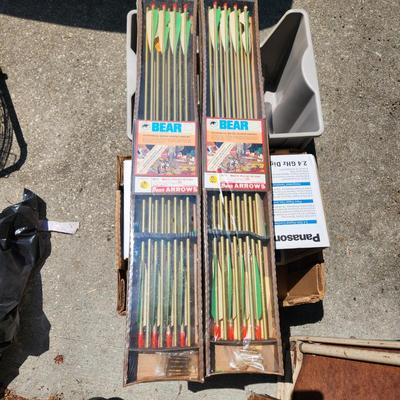 Vintage 1911 Bear Metric Hunter Arrows sealed packages