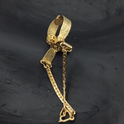 Vintage gold tone glove clip