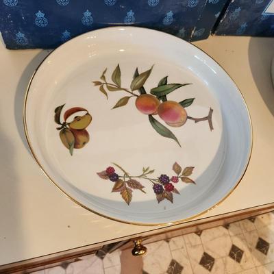 3 Royal Worcester Oven to Tableware Evesham