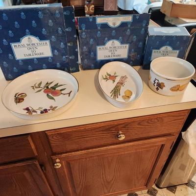 3 Royal Worcester Oven to Tableware Evesham
