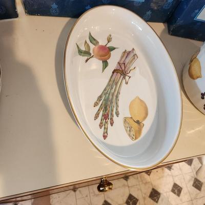 3 Royal Worcester Oven to Tableware Evesham