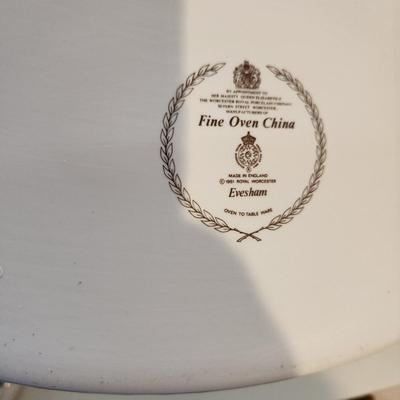 3 Royal Worcester Oven to Tableware Evesham