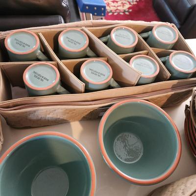 Val Do Sol Portugal Plates Bowls Cups with storage bags