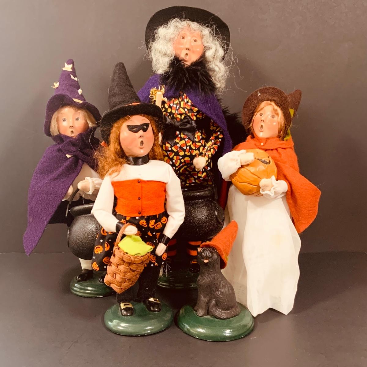 LOT91 Byers Choice Halloween Witch Carolers Including 3 Child Sized