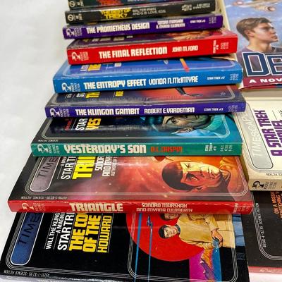 Star Trek Book lot - 29 paperbacks & 1 hardback