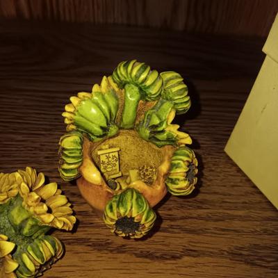 DISNEY POOH & FRIENDS FIGURINE AND LORD BYRON'S HARMONY GARDEN