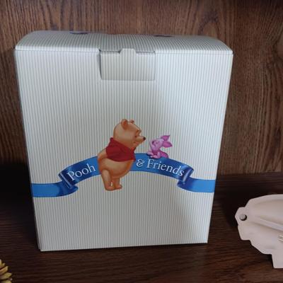 DISNEY POOH & FRIENDS FIGURINE AND LORD BYRON'S HARMONY GARDEN