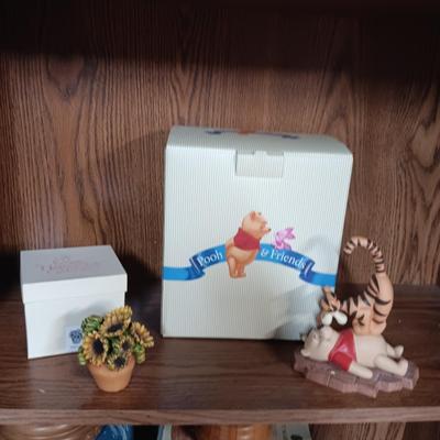 DISNEY POOH & FRIENDS FIGURINE AND LORD BYRON'S HARMONY GARDEN