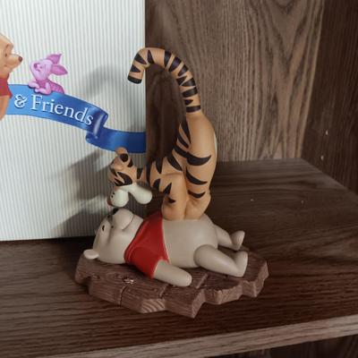 DISNEY POOH & FRIENDS FIGURINE AND LORD BYRON'S HARMONY GARDEN