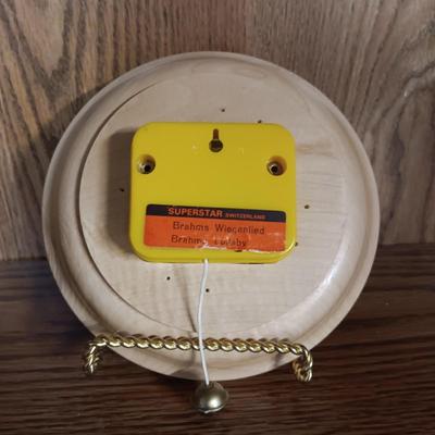 REUGE HUMMEL WOODEN SWISS MUSIC BOX PLAYS BRAHMS LULLABY