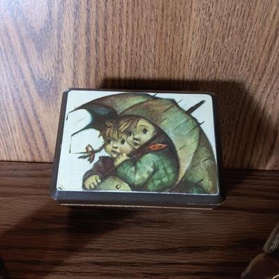 HUMMEL SWISS MUSIC BOX AND 2 BRASS RABBITS