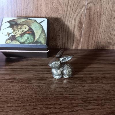 HUMMEL SWISS MUSIC BOX AND 2 BRASS RABBITS