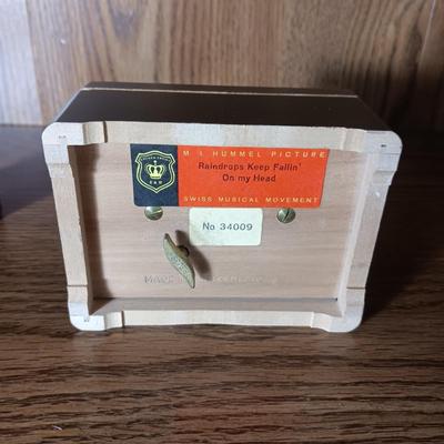 HUMMEL SWISS MUSIC BOX AND 2 BRASS RABBITS