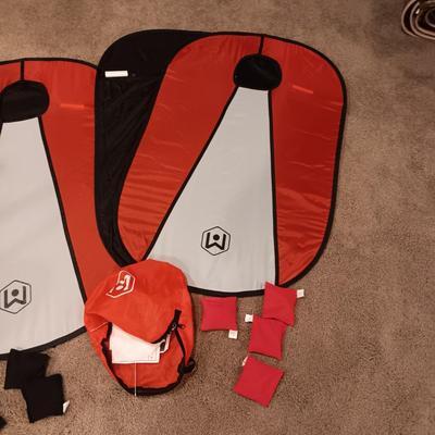POP UP NYLON BEAN BAG TOSS GAME