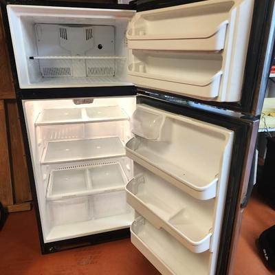 Lot #124 Frigidaire Stainless Steel Refrigerator - works