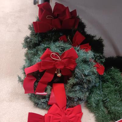3 CHRISTMAS WREATHS, FAUX GARLAND AND MANY FELT BOWS