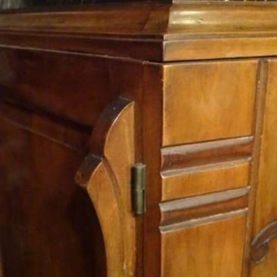 LOT 79: ART NOUVEAU BUFFET, MARBLE TOP, EARLY 20TH C