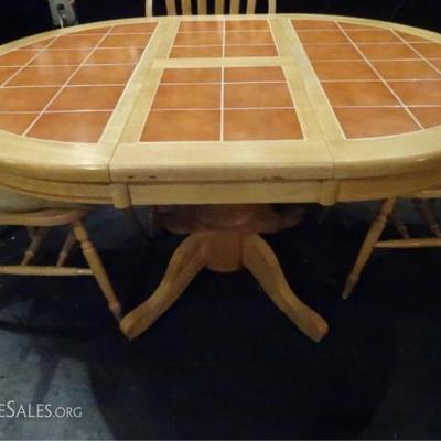 LOT 60B: ROUND TILE TOP DINING TABLE WITH LEAF AND 4 CHAIR